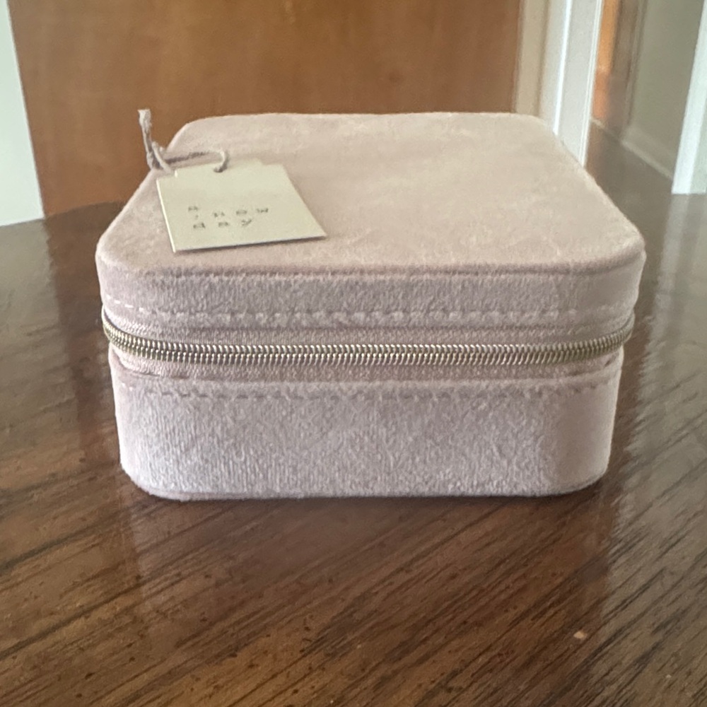 A New Day Light Pink Jewelry/ Accessory Organizer - Picture 3 of 4